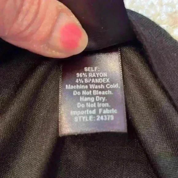 Agnes & Dora Tiered Black Sleeveless Top - Picture 5 of 5